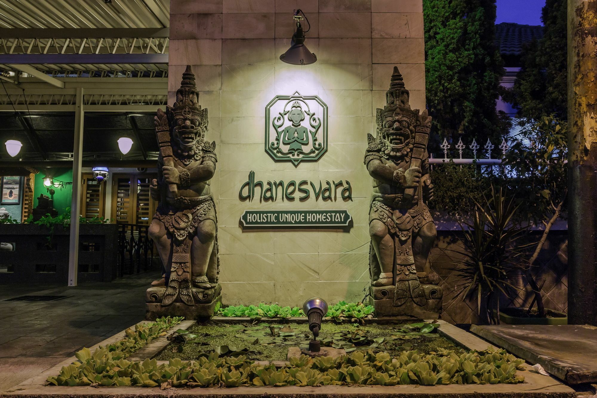 Dhanesvara Holistic Unique Homestay Wonotjolo Exterior foto